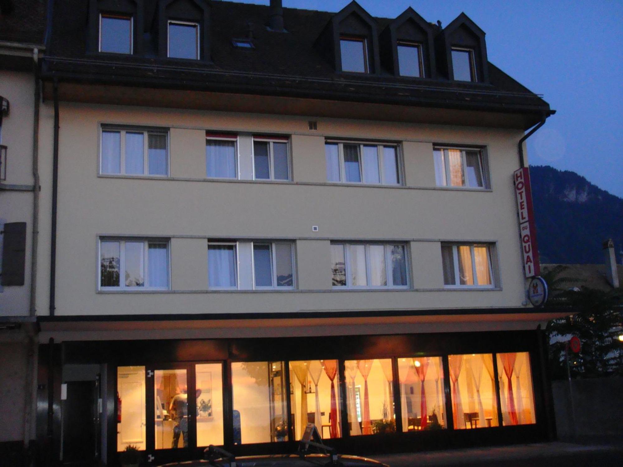 Hotel Du Quai Villeneuve Exterior photo